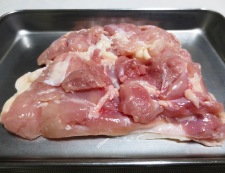にんじんと鶏もも肉の煮物　材料②