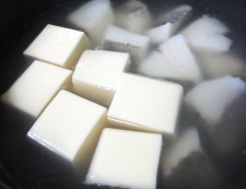 豆腐と鱈（たら）の中華風煮込み　調理②