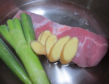 東坡肉（トンポーロー　豚の角煮）　調理①