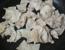 豚バラ肉のポン酢しょうが炒め　調理②