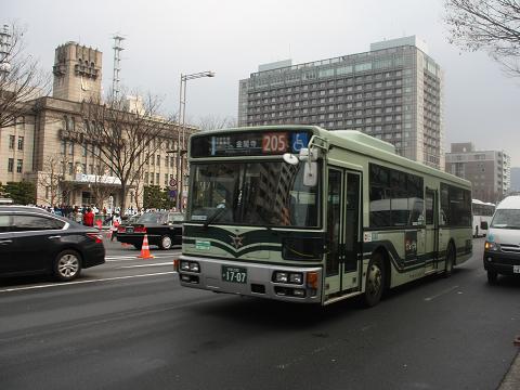 ky-bus205-02.jpg