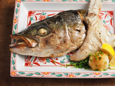 ぶりのかぶと焼き 魚料理と簡単レシピ