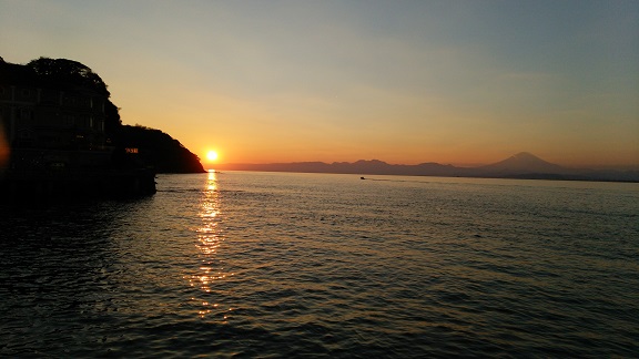 江の島の夕日