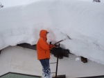 屋根の雪掘り