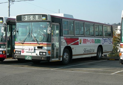 800px-Shimatetsu_bus2501.jpg