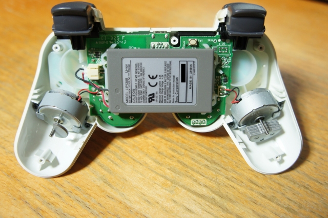 PS3コントローラー(DUALSHOCK3)のバッテリー型番を調べた | 雑雪帳