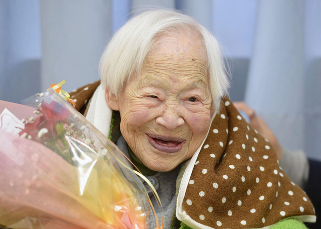 世界最高齢の日本人女性が亡くなる。長生きのコツは「おいしい物を食べること」
